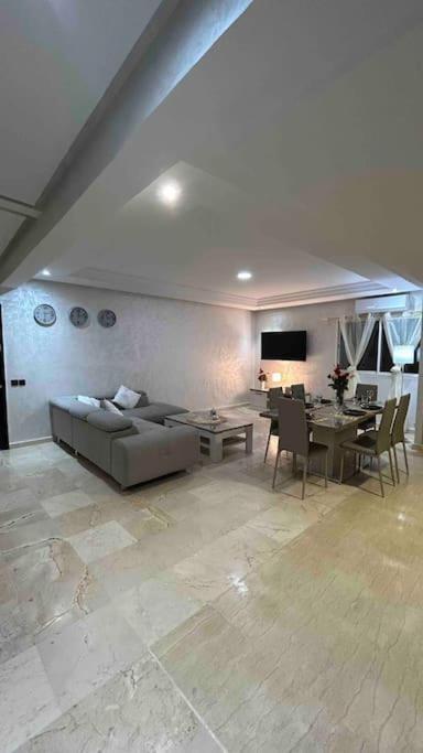 Appartement Haut Standing 3 Chambres Avec Terasse Quartier Gueliz Hivernage A Marrakech I19 Marrakesh Luaran gambar